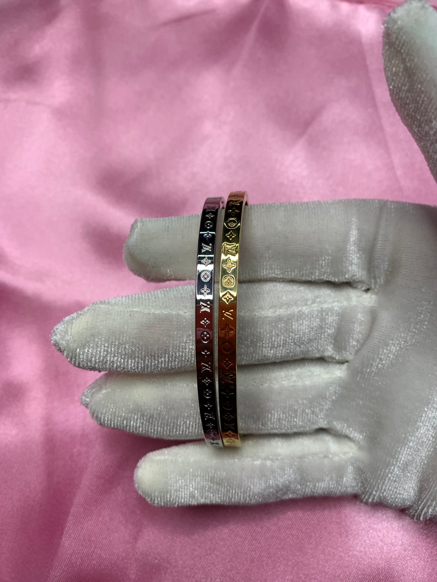 MONO LV BRACELET